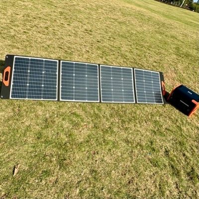 75W*4PCS الخلايا الأسود الألواح الشمسية القابلة للطي لمتطلبات الشحن في الهواء الطلق