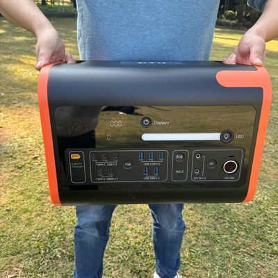 AT22 2000W 2200W محطة طاقة محمولة بطارية LiFePO4 لنظام بنك الطاقة الخارجي