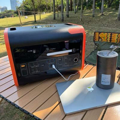 LiFePO4 النوع الخروج 2000W مولد الطاقة الشمسية المحمولة 2200W محطة الطاقة الشمسية للمنزل