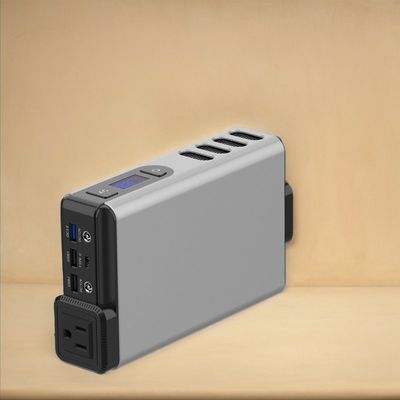 محطة الطاقة المحمولة لليثيوم أيون 32000mAh 150W انتاج 220V AC 50Hz/60Hz تخصيص