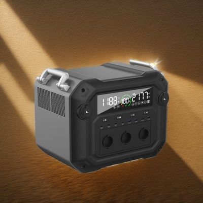 مولد الطاقة الشمسية المحمول 2500W مصدر الطاقة المتعدد الاستخدامات الخاص بك للسفر والطوارئ
