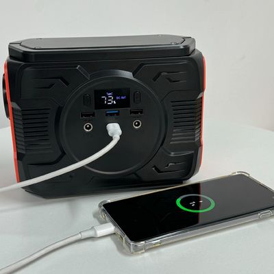 مولد الرياح الشمسية المعدل الموجة AC 200W للخيم RV الصيد الليلي الطارئ