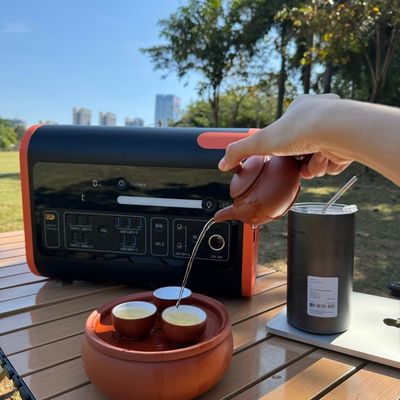 محطة الطاقة الشمسية المحمولة 2000W شاحن الهاتف المحمول القابل لإعادة الشحن عاصمة التيار المتردد 220 فولت للخارج الطوارئ مولد RV