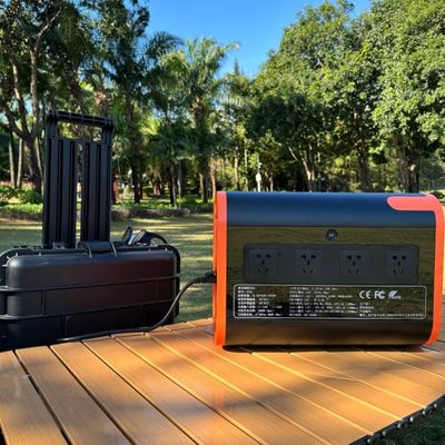 طاقة الإخراج 2200W محطة طاقة محمولة 2000W 4000W محرك LiFePO4 بطارية تخزين الطاقة