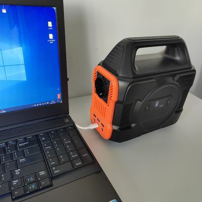 مولد شمسي متعدد الوظائف معزول 300W/288wh MPPT مع لون قابل للتخصيص