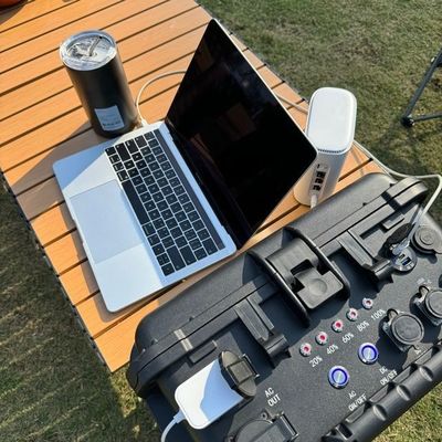 مولد الطاقة الشمسية للتخييم 8000W ذو الطاقة القصوى مع عصا سحب يدوي و USB / Type-C 18W Max