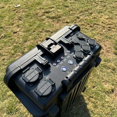 LT-40 LiFePO4 4000W مولد شمسي محمول لمحطة الطاقة المنزلية / التخييم 110V / 220V