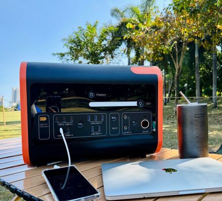 1800W 2000W 2200W محطة طاقة محمولة 2kw مع بطارية الليثيوم LiFePO4 AT22 الأسود