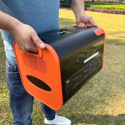LiFePO4 ABS PC سبيكة الألومنيوم 220 فولت مولد متنقل UPS لمحطة الطاقة الطارئة