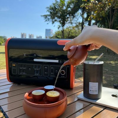 محطة الطاقة المحمولة المحمولة 1500W AC الشحن 2200W / 2048Wh لتخزين الطاقة في الهواء الطلق