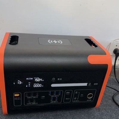 شحن الطاقة الشمسية للسيارات إضاءة LED UPS قابل لإعادة الشحن محطة توليد الكهرباء الليثيوم المحمولة نظام عاكس