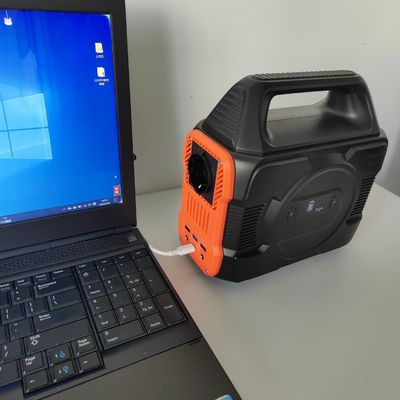 محطة الطاقة في الهواء الطلق مولد شمسي محمول بقوة 300 واط مع تكنولوجيا MPPT ومخرج USB