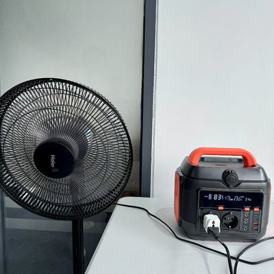 محطة إمدادات الطاقة الطارئة للطاقة الشمسية المحمولة 200W600W مع إنتاج موجة الجانب
