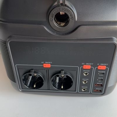 مولد الطاقة الشمسية القابلة لإعادة الشحن Pd100W 600W الخروج لمحطة الطاقة المنزلية الطارئة
