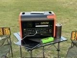 800W الشحن الشمسي الأسود والبرتقالي الخروج التخييم مركز الطاقة المحمول محطة توليد الكهرباء 2kw