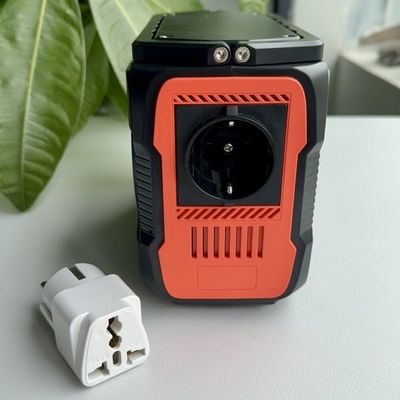 محطة الطاقة الشمسية المحمولة 200W مع LED Light AC الطاقة الخارجة 5V-20V / 2A مدخل محول