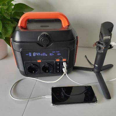 600W بطارية الليثيوم مصدر الطاقة للأسواق Aii USB نوع C DC و AC الخروج