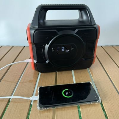 لون قابل للتخصيص 300W / 288whc بطارية طاقة احتياطية الطوارئ محطة الطاقة المحمولة