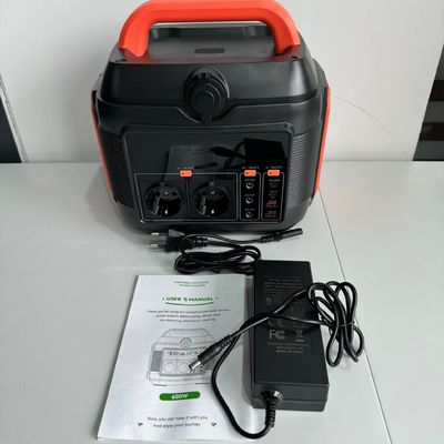 محطة الطاقة الشمسية العائلية في الهواء الطلق 110V / 220V / 600W / 576wh مع مصباح السجائر