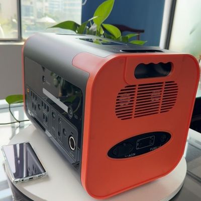 نوع C 3 * 18W / 2 * 100W طاقة الطاقة الشمسية التخزين مصدر الطاقة لحلول الطاقة الخارجية