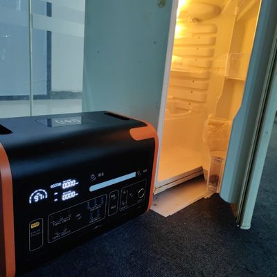 110 فولت/220 فولت محطة كهرباء محمولة AC/DC قابلة لإعادة الشحن 2200W AT22 اللون البرتقالي الأسود
