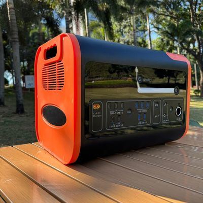 الولايات المتحدة محطة الطاقة المحمولة AC Socket 2200W ضرورية للمغامرات في الهواء الطلق