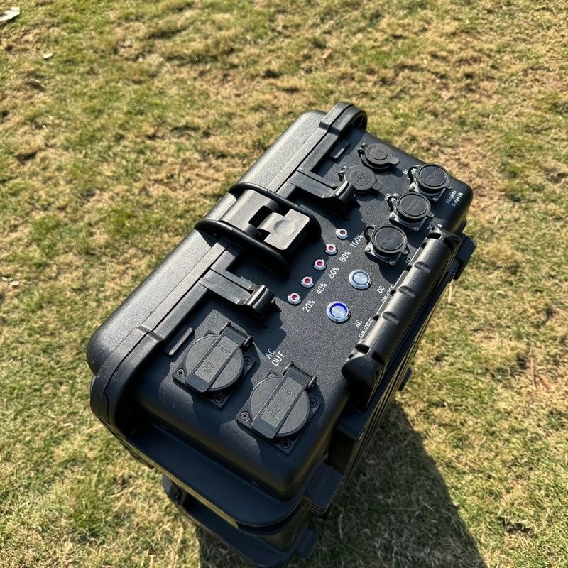 السفر في الهواء الطلق محطة الطاقة الشمسية المحمولة 3000W 4000W 5000W مع بطارية LiFePO4