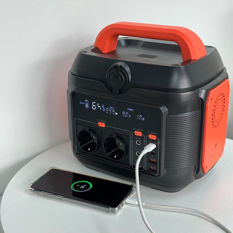 مولد تخزين الطاقة الشمسية المحمول 600W / 300W / 2200W للمنزل والمرآب في التخييم في حالات الطوارئ