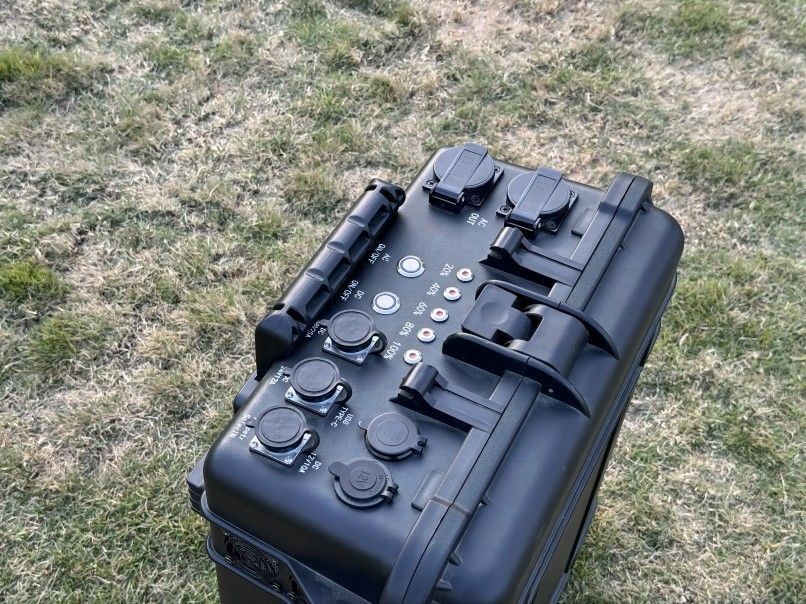 15A Max AC Output محطة شحن محمولة لبطارية ليثيوم أيون قابلة لإعادة الشحن