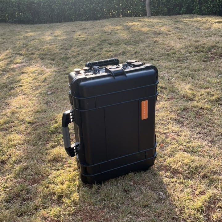 وضع الحمل عصا سحب محمولة مع عجلة 3000W بطارية LiFePO4 محطة توليد الطاقة الشمسية BMS