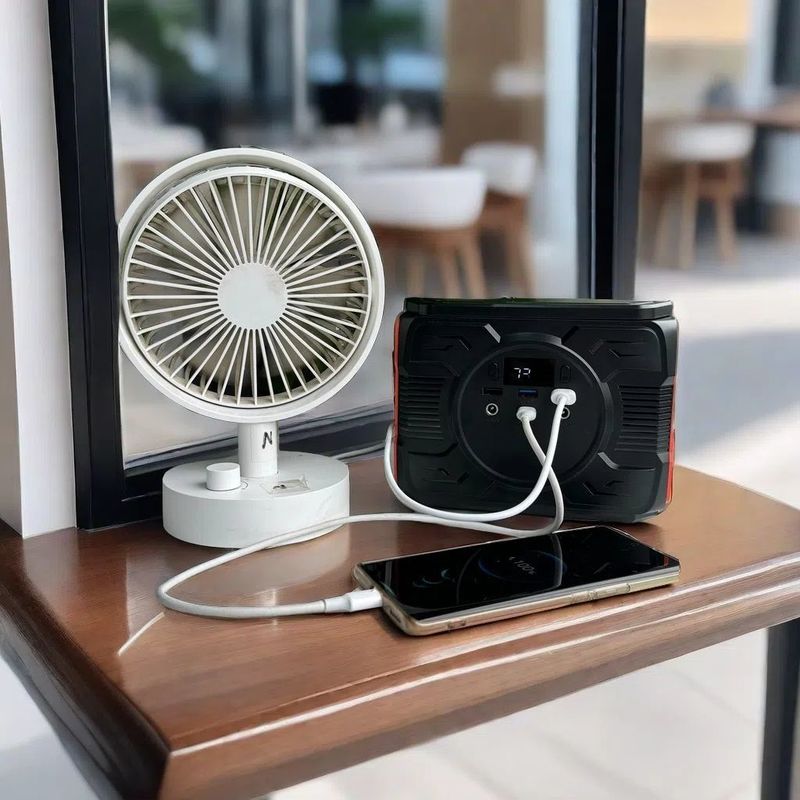 محطة توليد الطاقة المحمولة المعدلة الموجية 200W / 173wh / 12ah / 48000mAh لسوق أمريكا الجنوبية