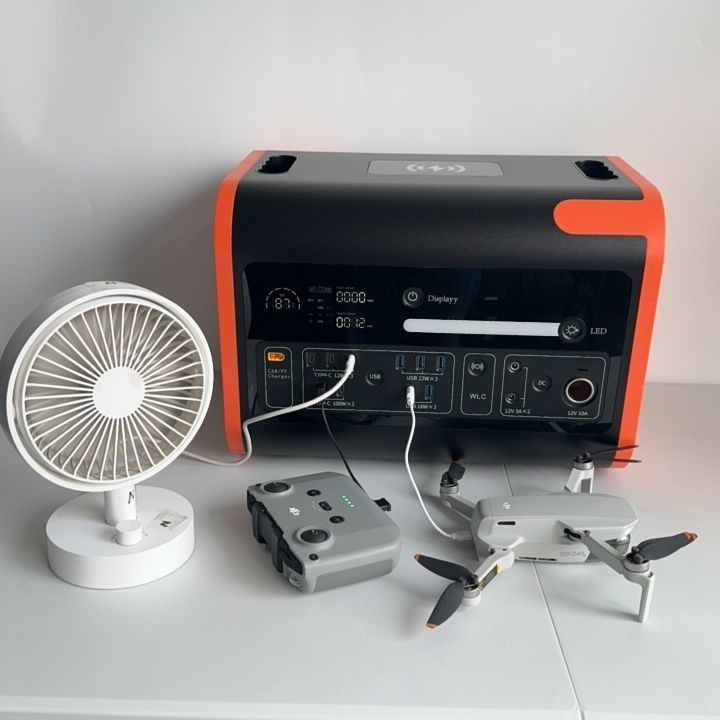 محطة طاقة خارجية محمولة صامتة مع 1500W شحن سريع و 15W شحن لاسلكي