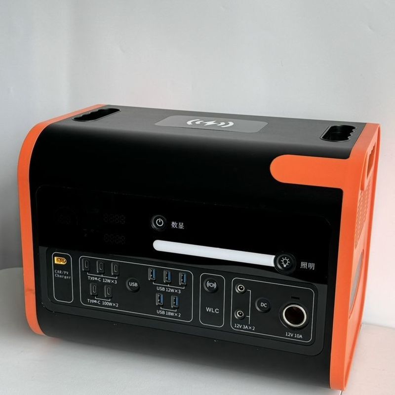 2200W مصدر طاقة ثابت 4000W محرك LiFePO4 مولد شمسي للشحن في الهواء الطلق